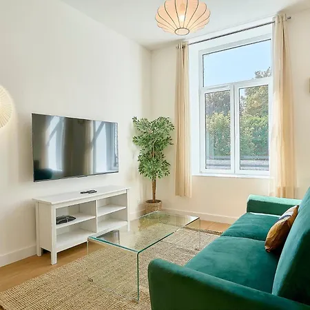 Two-bedroom Near Center And Metro Διαμέρισμα Τουρκουάν
