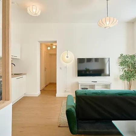 Two-bedroom Near Center And Metro Διαμέρισμα Τουρκουάν