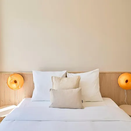 Two-bedroom Near Center And Metro Διαμέρισμα *