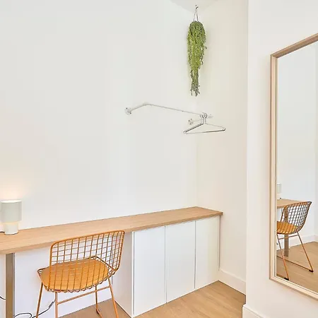 Two-bedroom Near Center And Metro Διαμέρισμα *